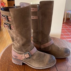 Mid height unique western style boot